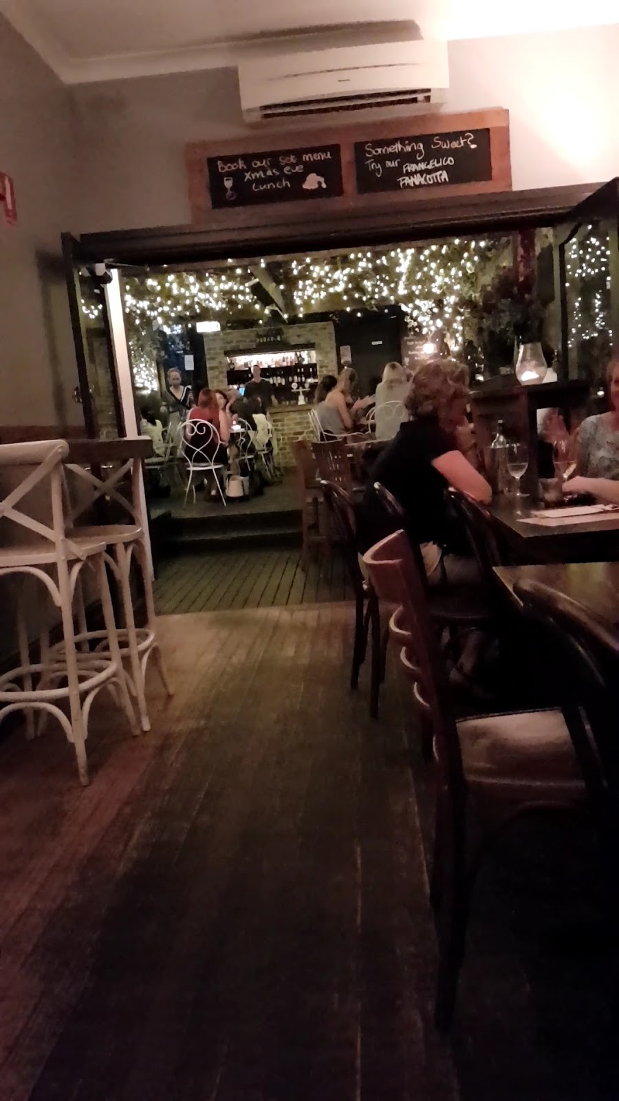 Small Bar: the place