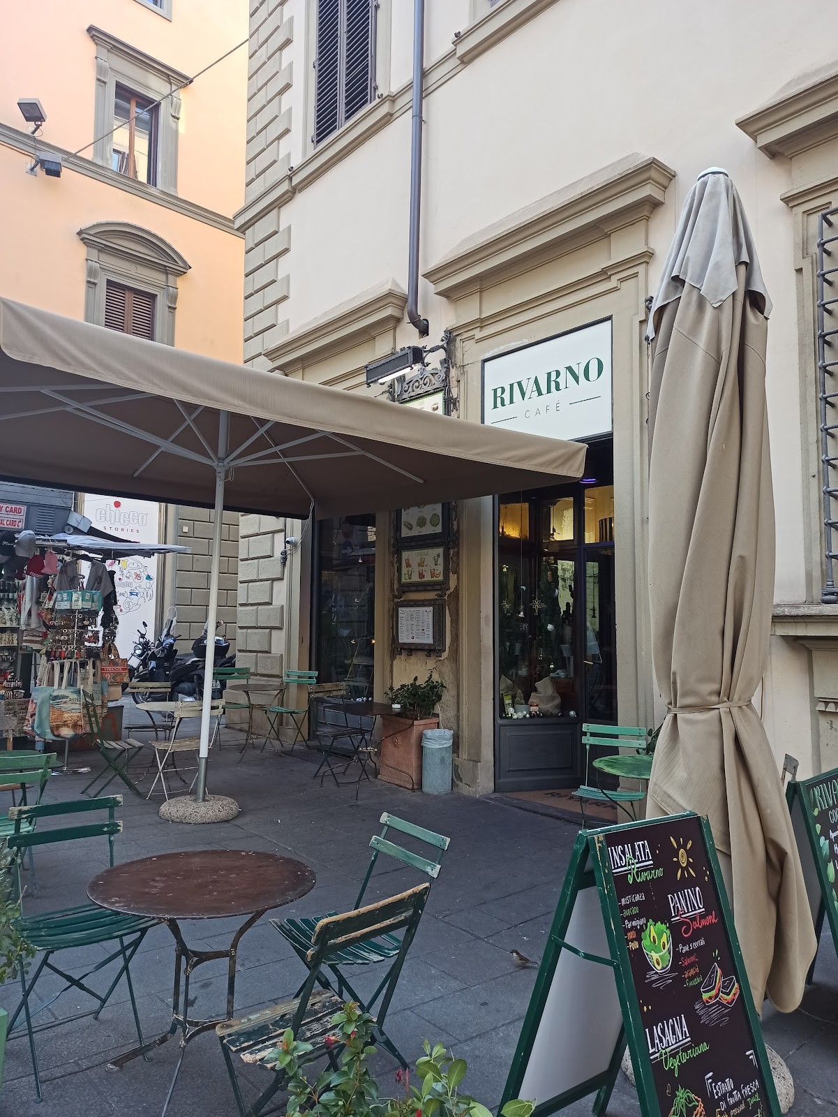 Rivarno Café: the place