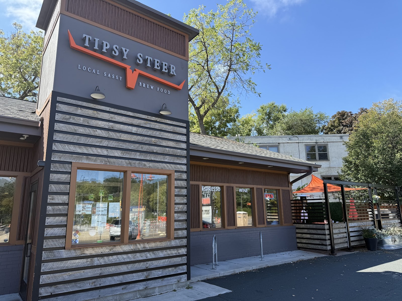 The Tipsy Steer Hiawatha: the place