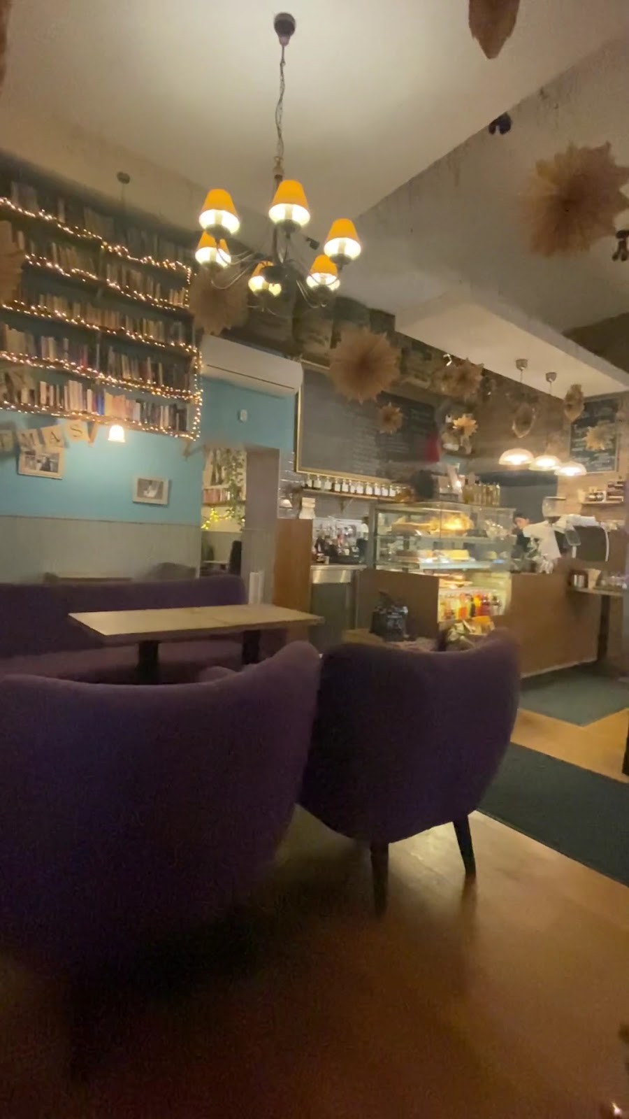 WakeCup Cafe: the place
