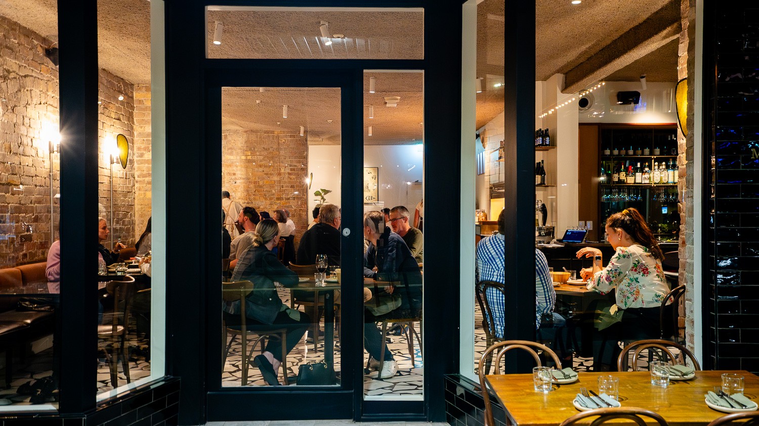 Meze-Potamia: the place