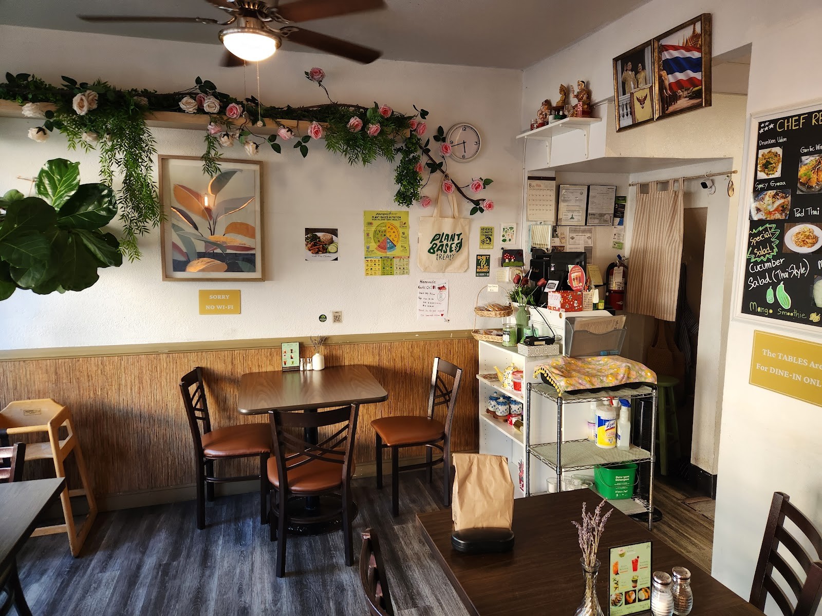 SAMATA THAI VEGAN HOUSE: the place