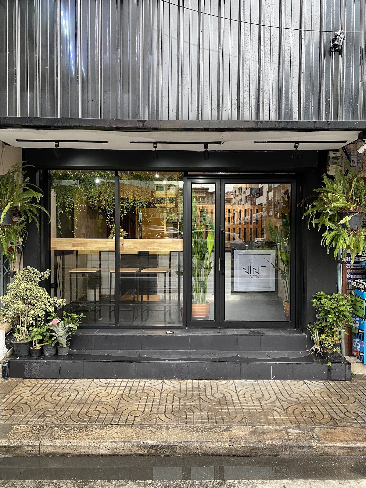 Nine Pastry: the place