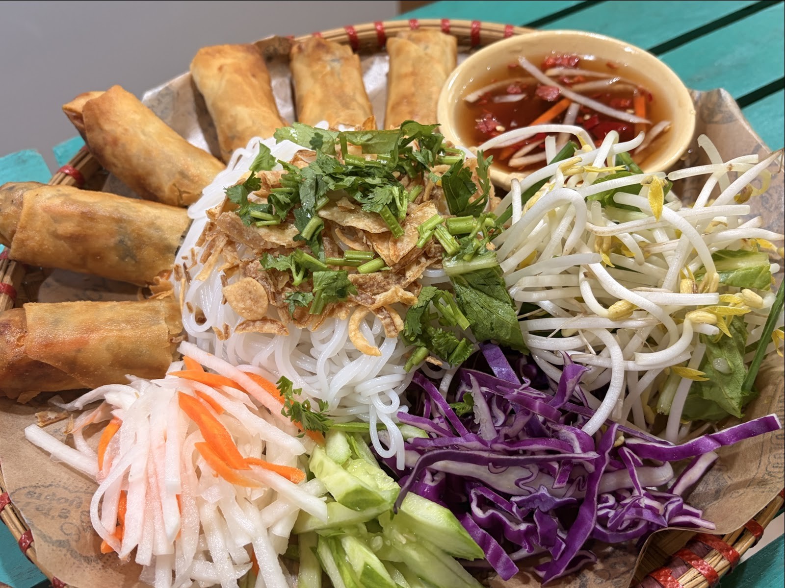 Ngoc Hoan Cafe: food & drinks