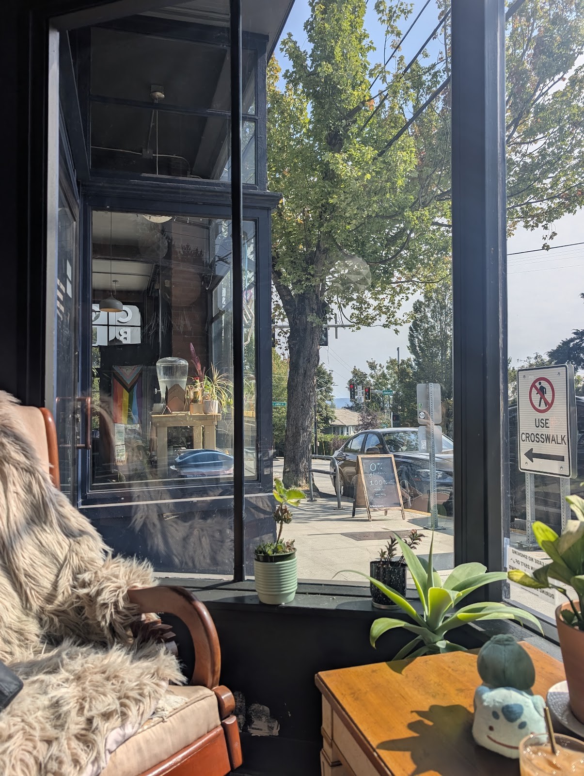 Yeobo Cafe and Bar: the place