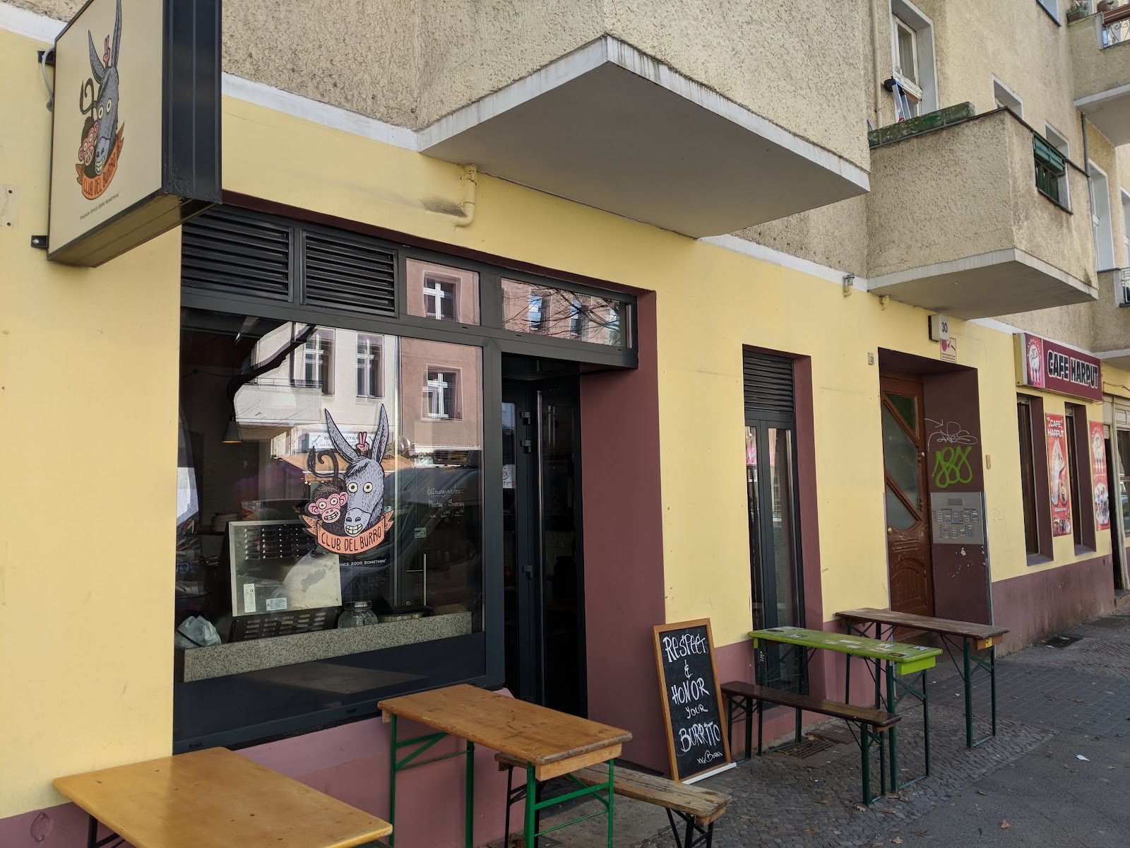 Club del Burro: the place