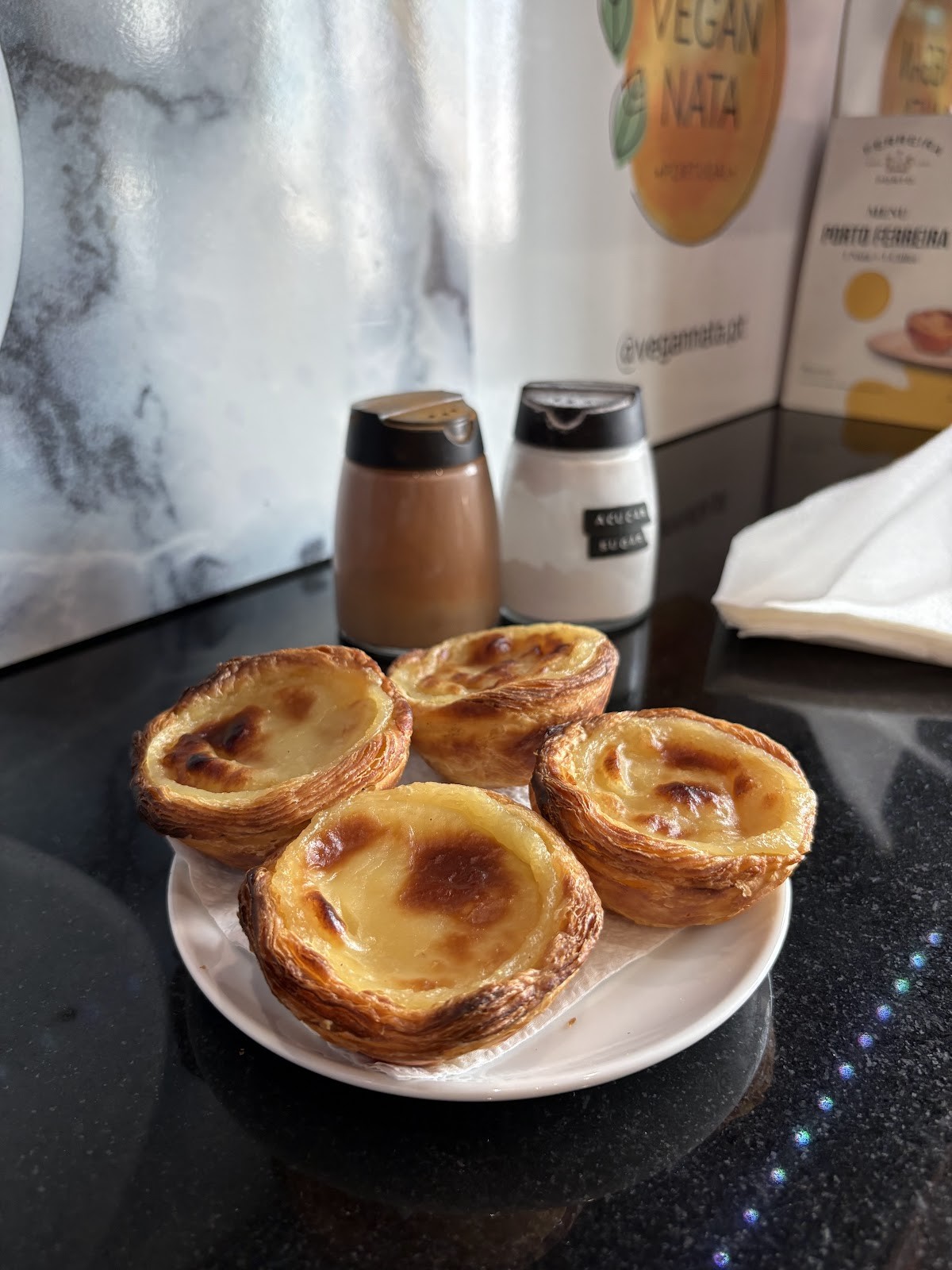 Vegan Nata Chiado: food & drinks