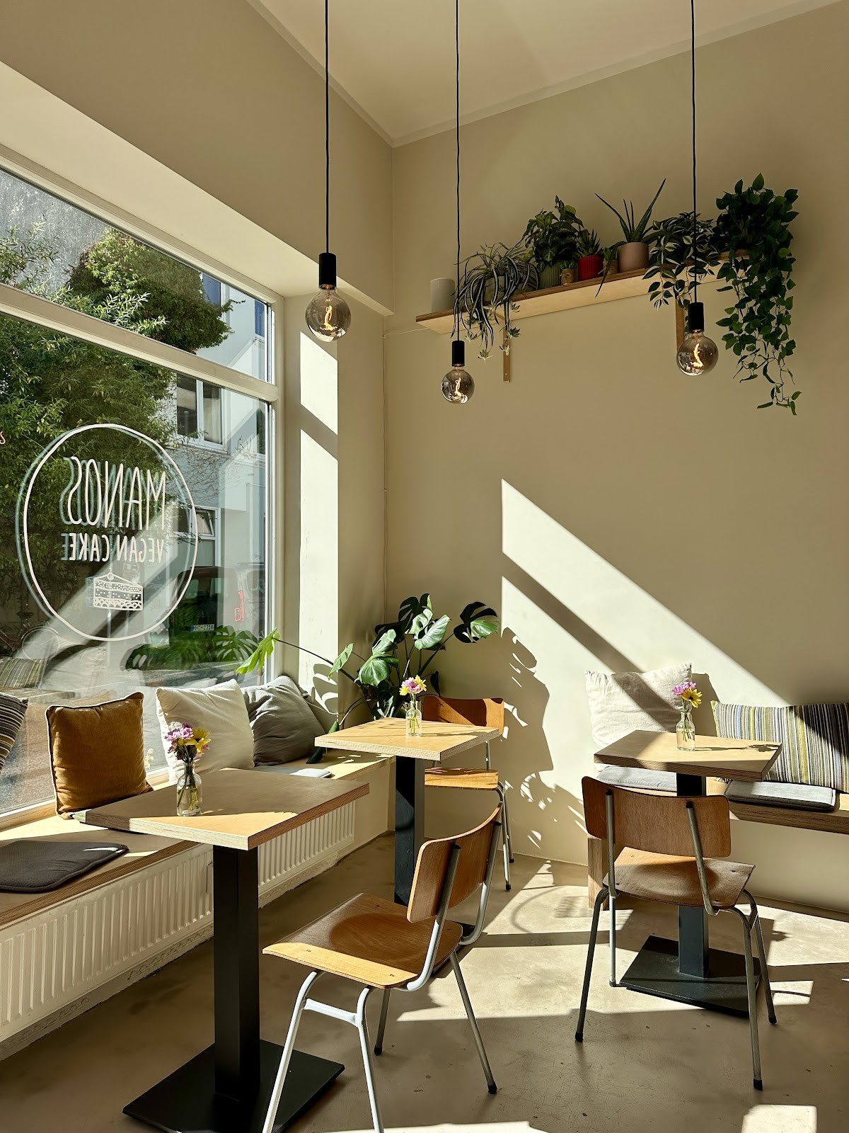 Manos Vegan Cake: the place