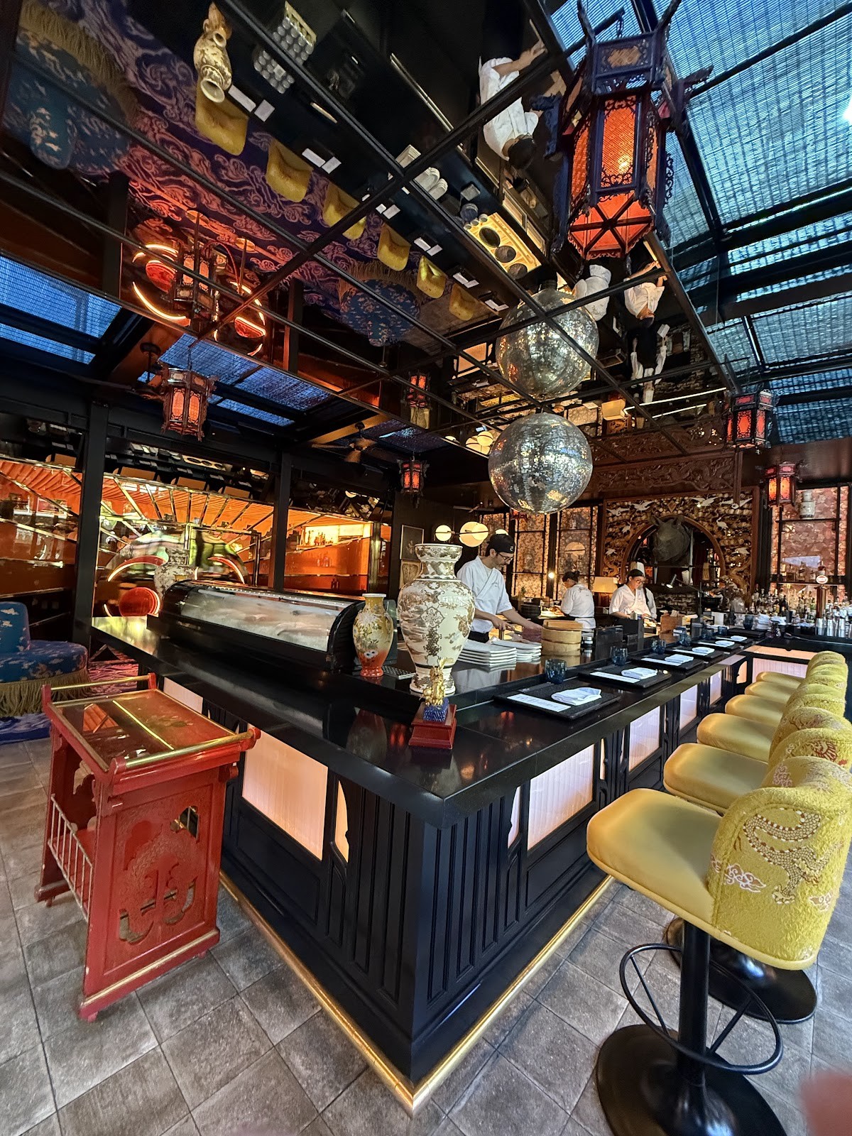 JNcQUOI Asia: the place