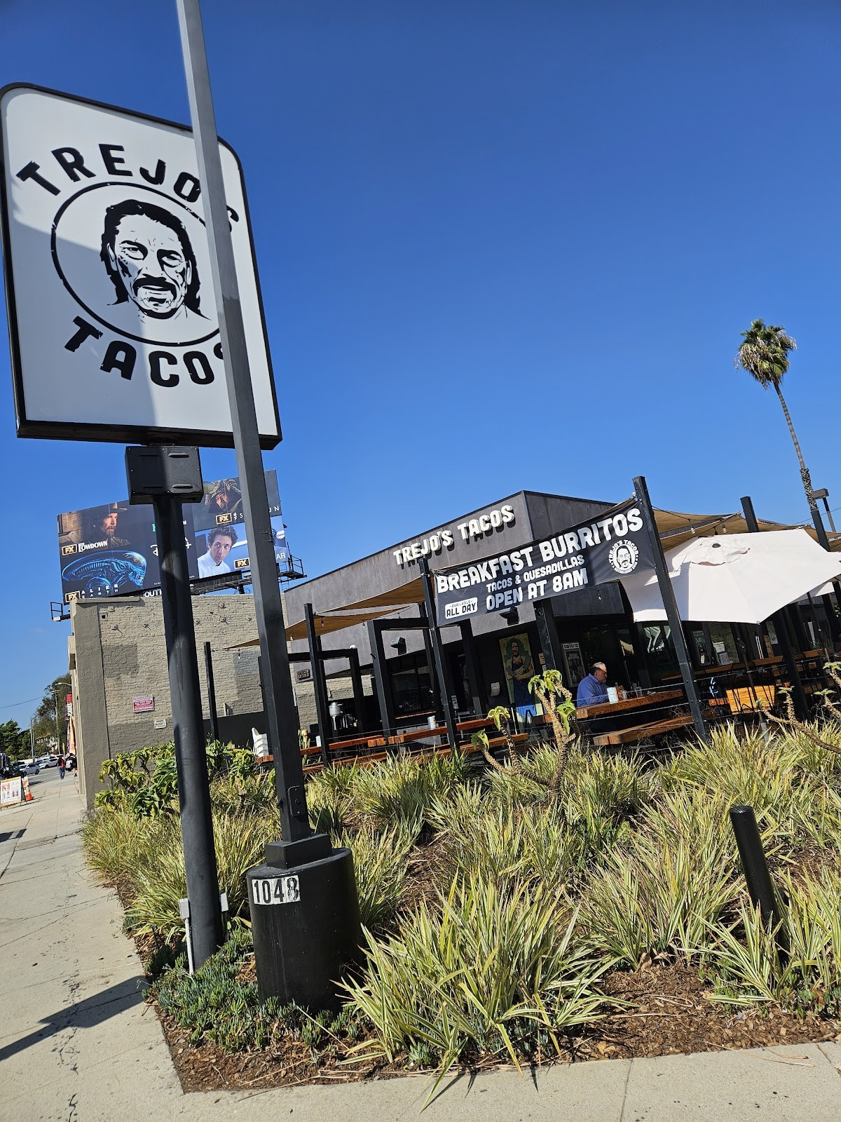 Trejo's Tacos - La Brea Ave: the place