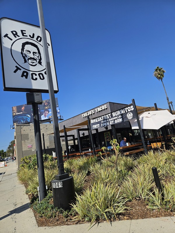 Trejo's Tacos - La Brea Ave: photo 4