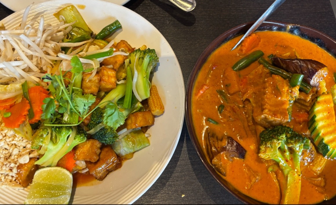 Veganic Thai Cafe: food & drinks