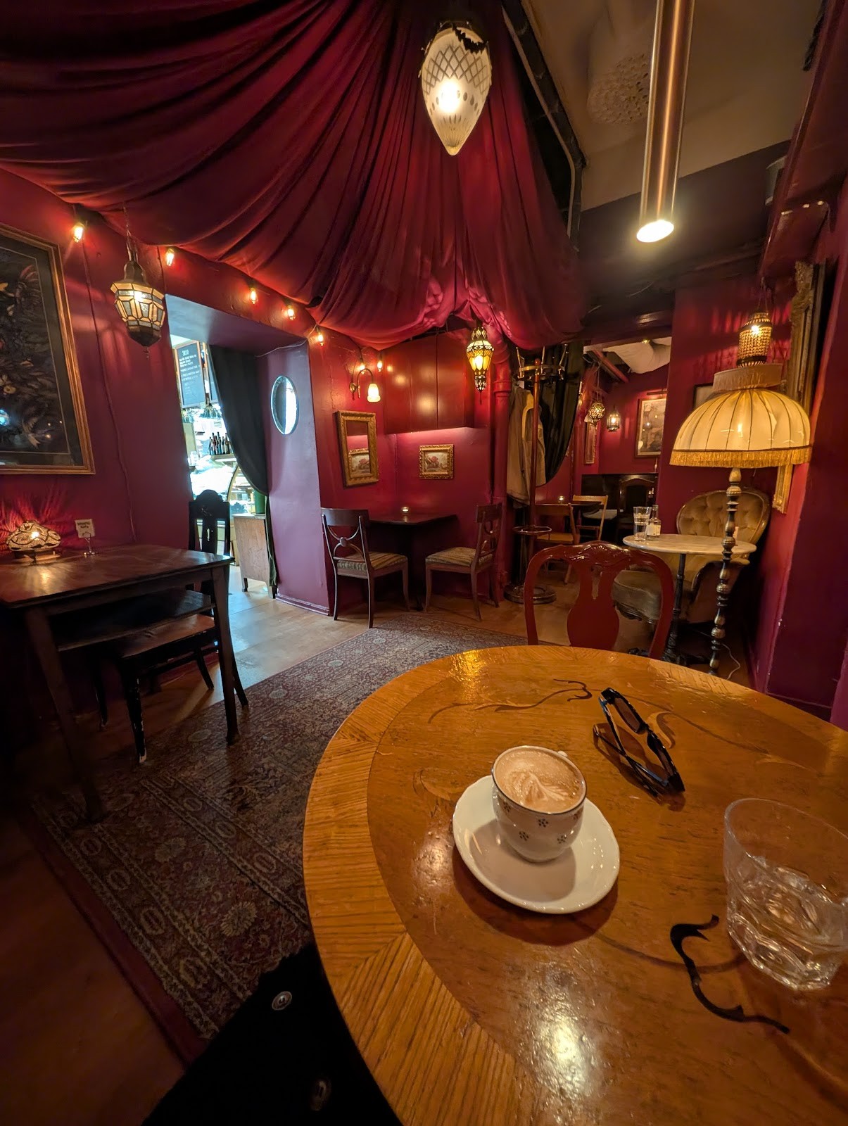 Cafe Blå Lotus: the place