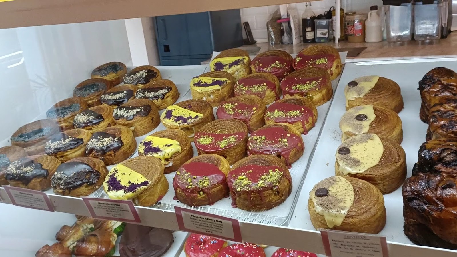 Delish Vegan Doughnuts: food & drinks