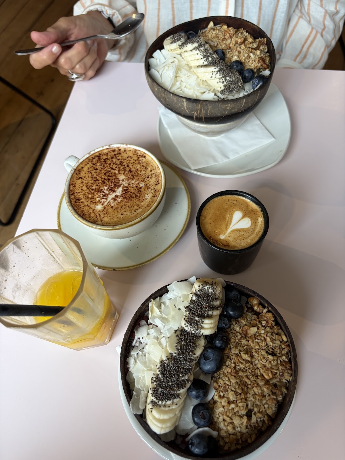 Hula: food & drinks