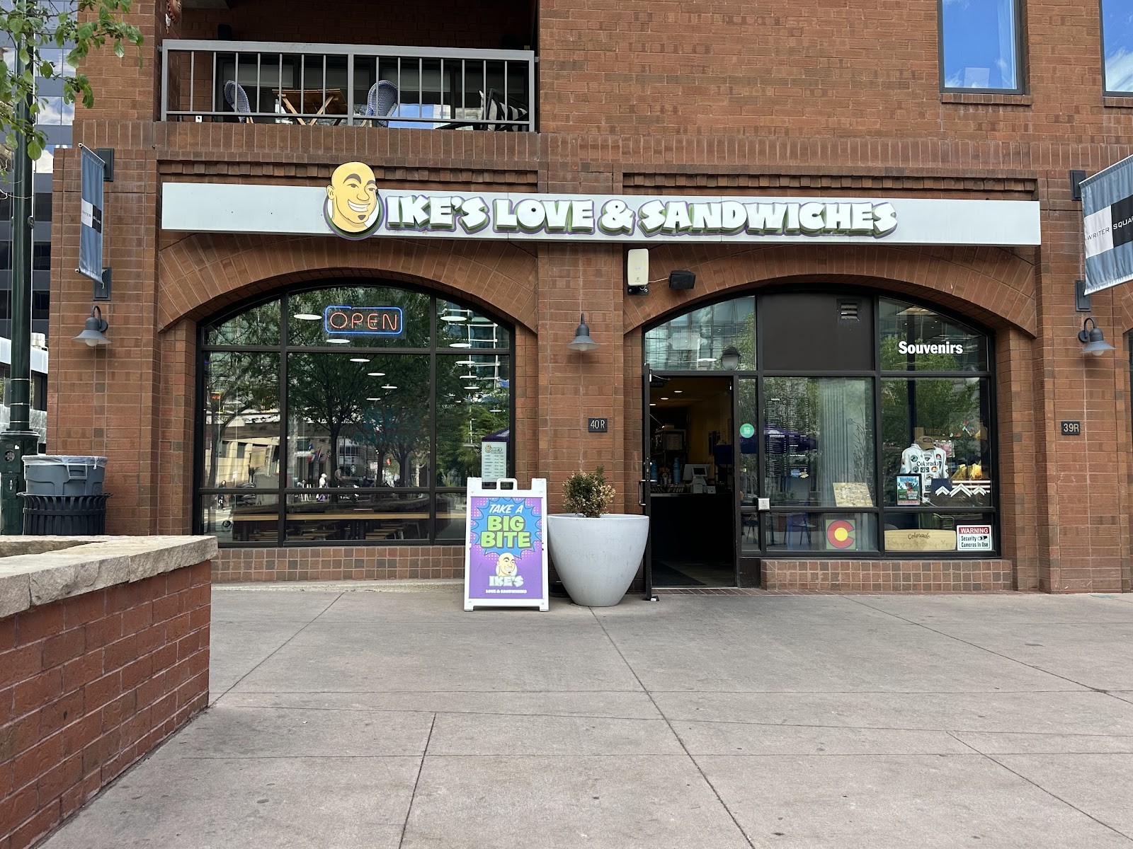 Ike's Love & Sandwiches: the place