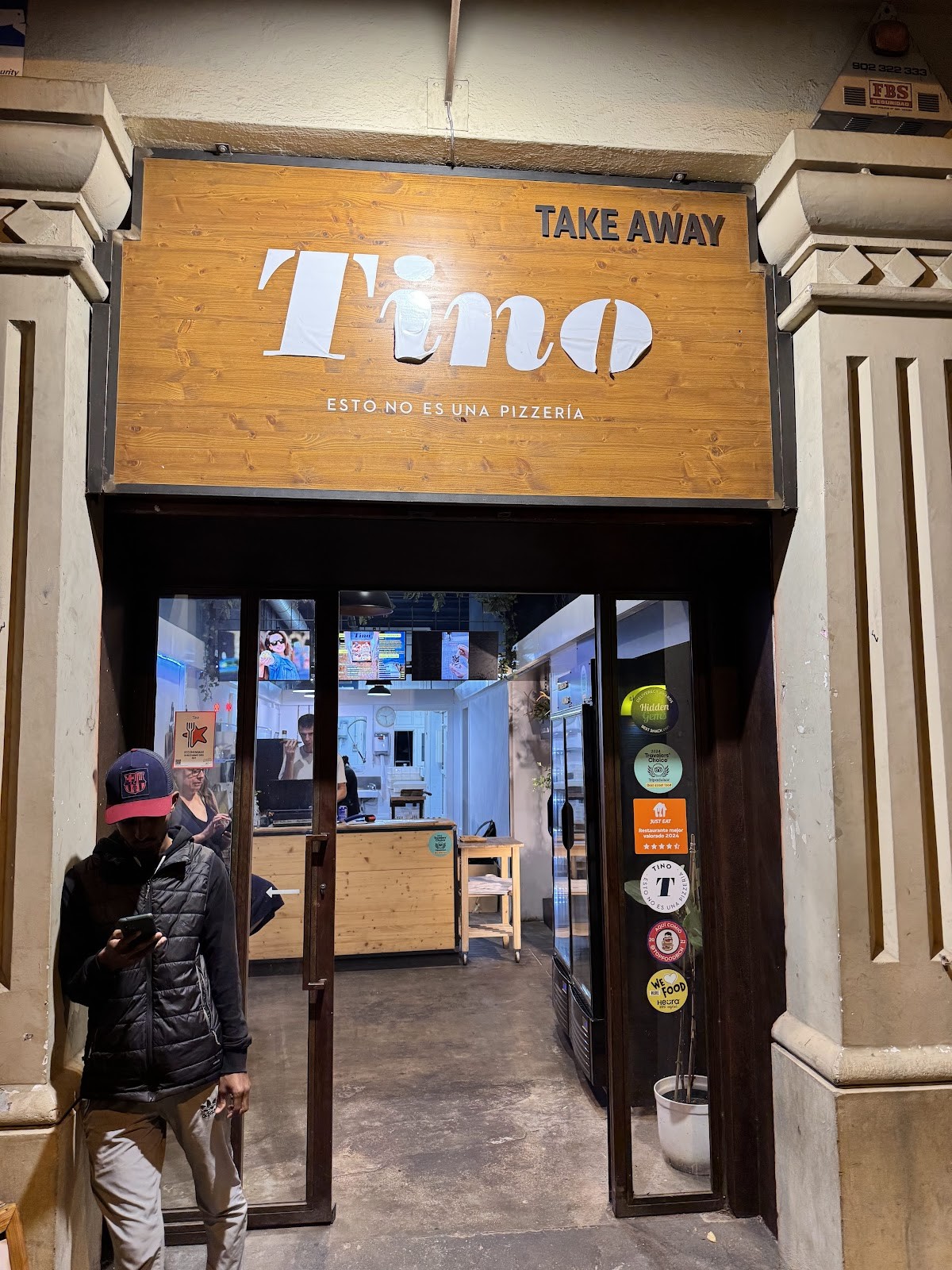 Tino - this is not a pizza | Barcelona: the place