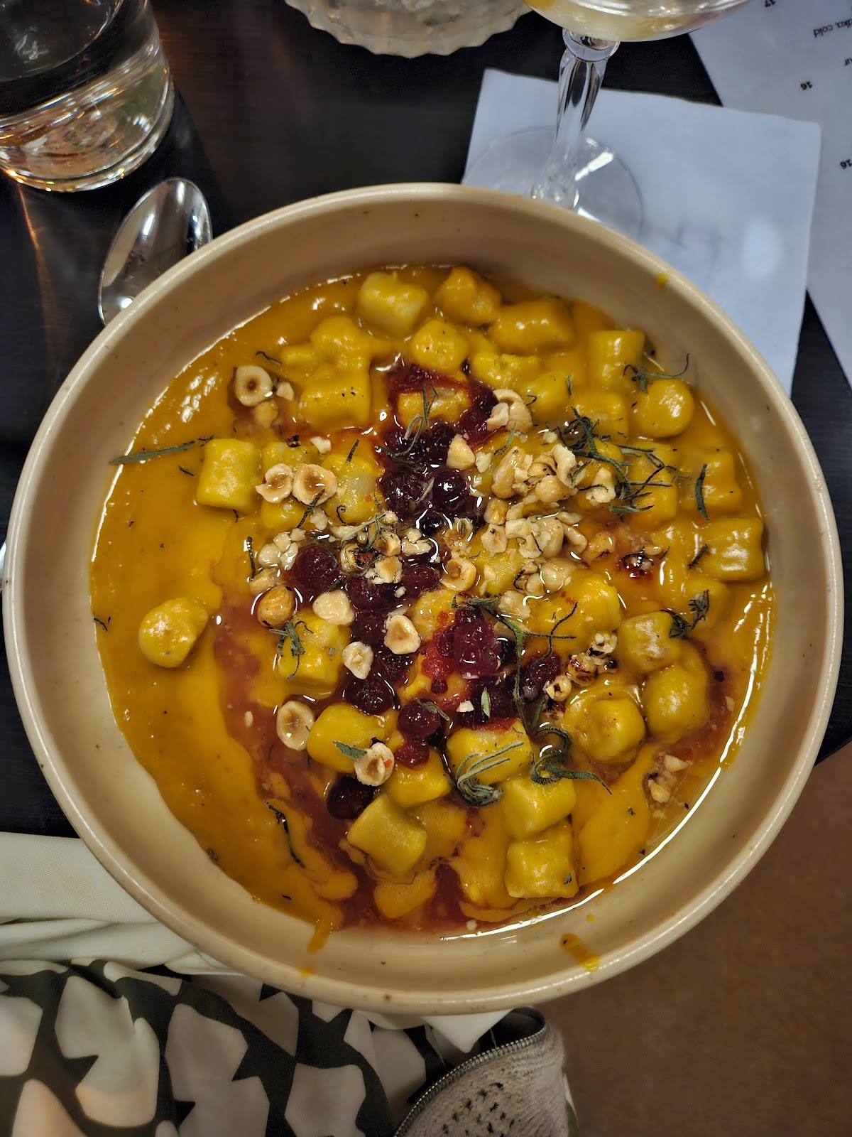 Adelleda: food & drinks