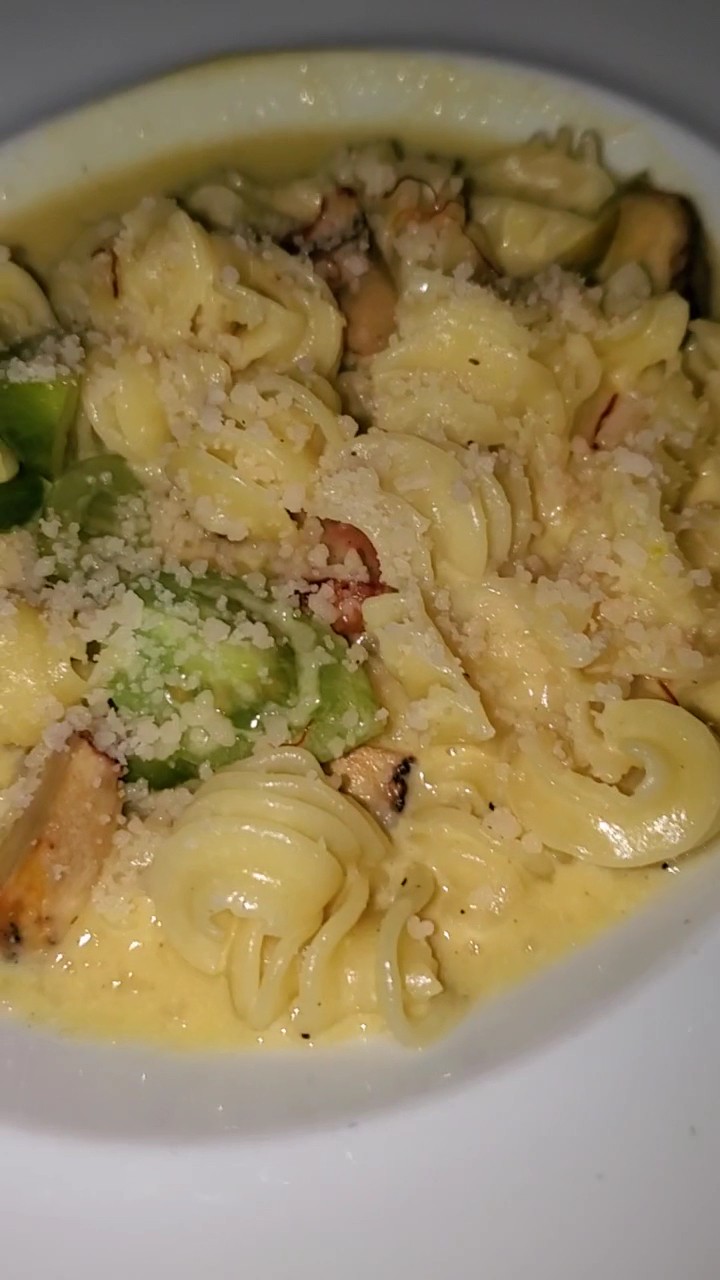Crossroads Kitchen: food & drinks
