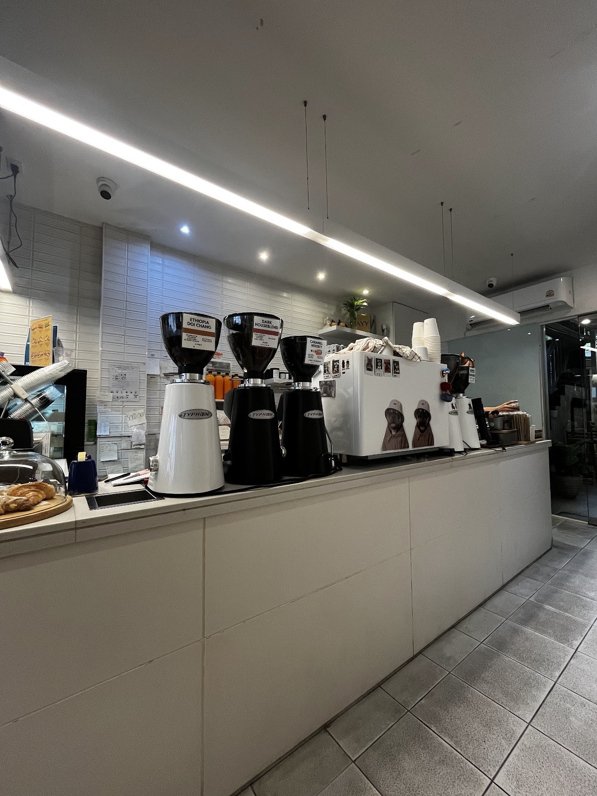 KAYY COFFEE (MATCHA & ORANGE): the place