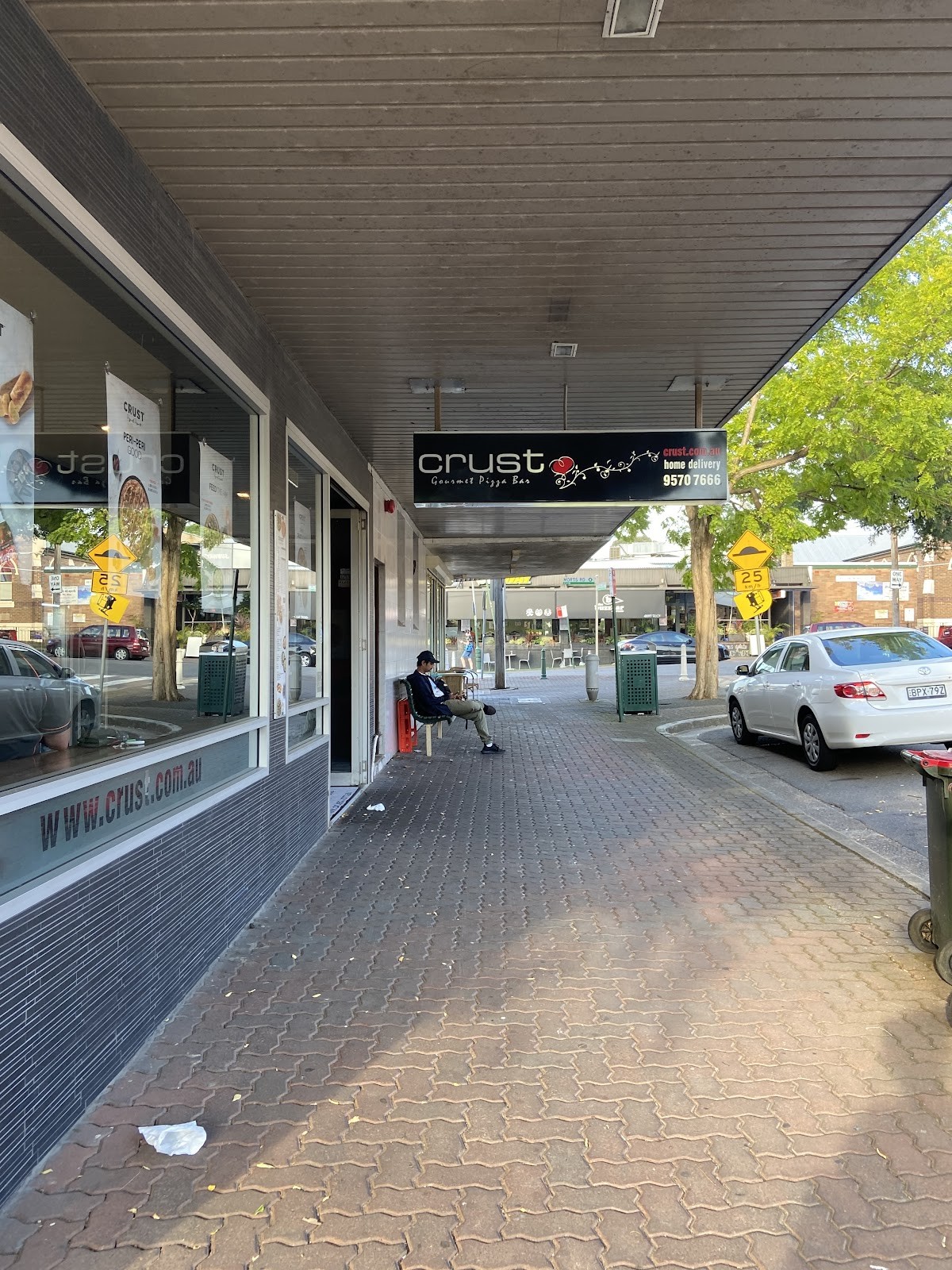Crust Pizza Mortdale: the place