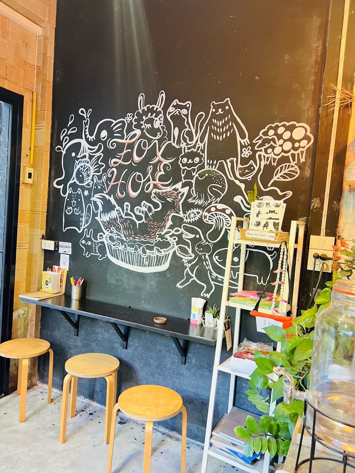 Foxhole BKK Cafe & Juice: the place
