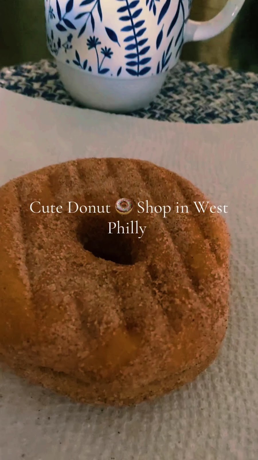 Dottie's Donuts: food & drinks