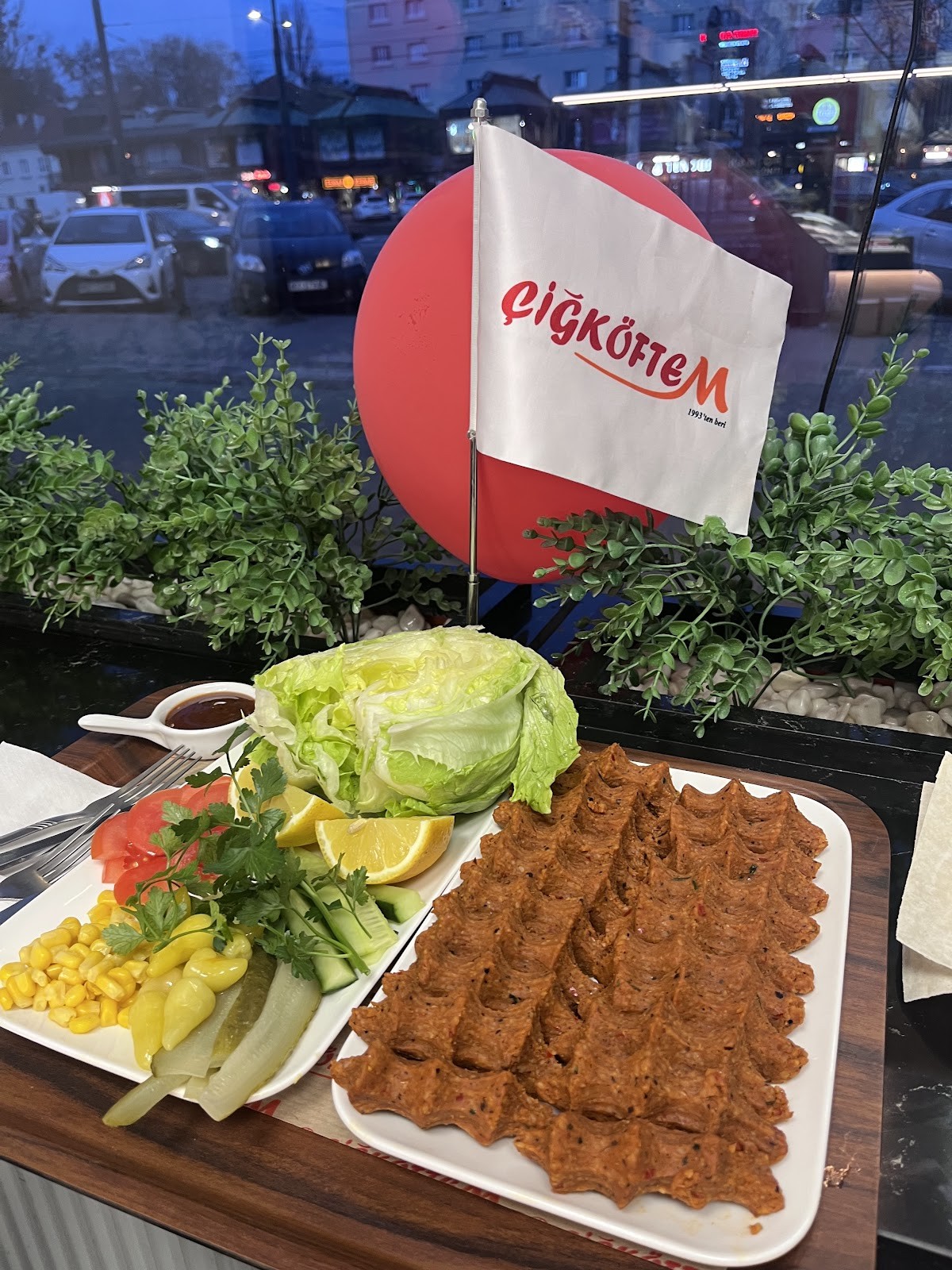 Cigkoftem: food & drinks