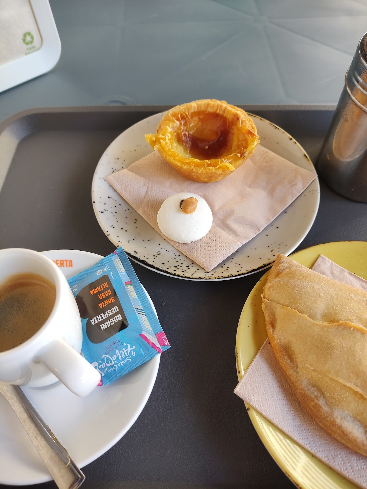 Gaya Veggie Market & Coffee Shop: food & drinks