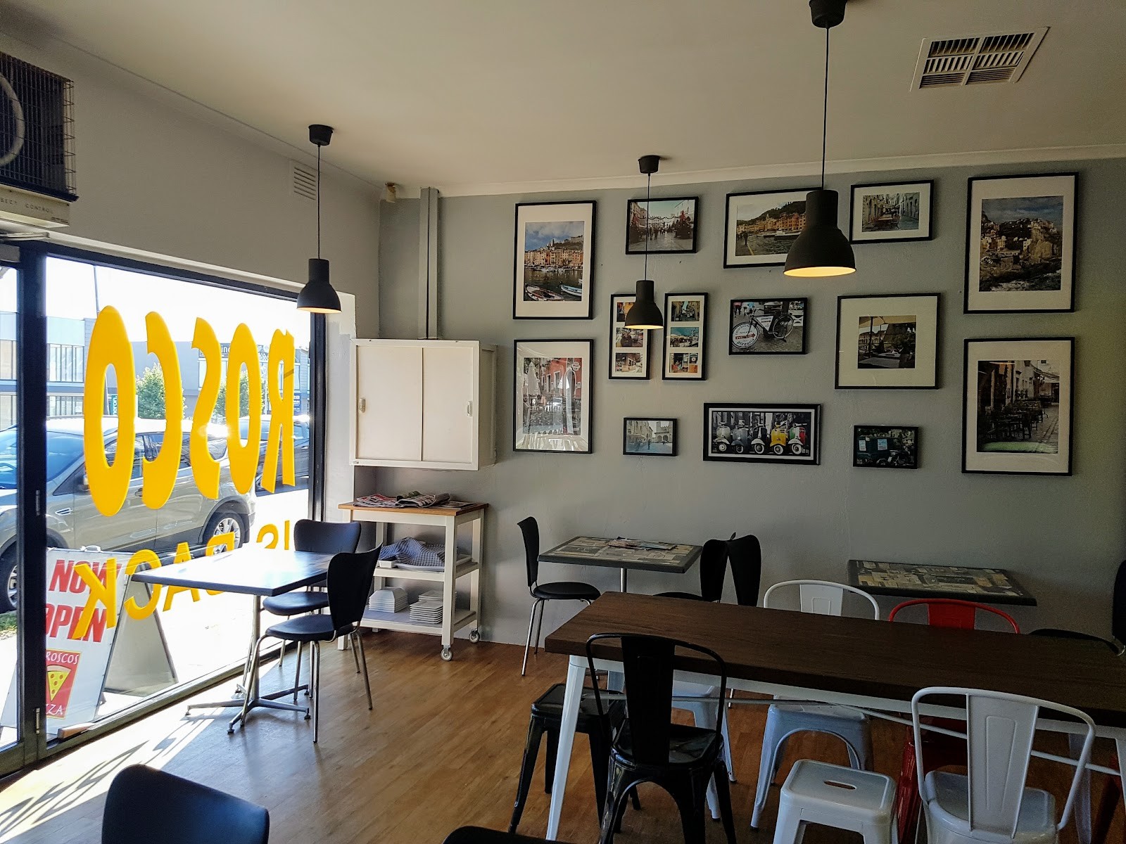Rosco's Pizza: the place