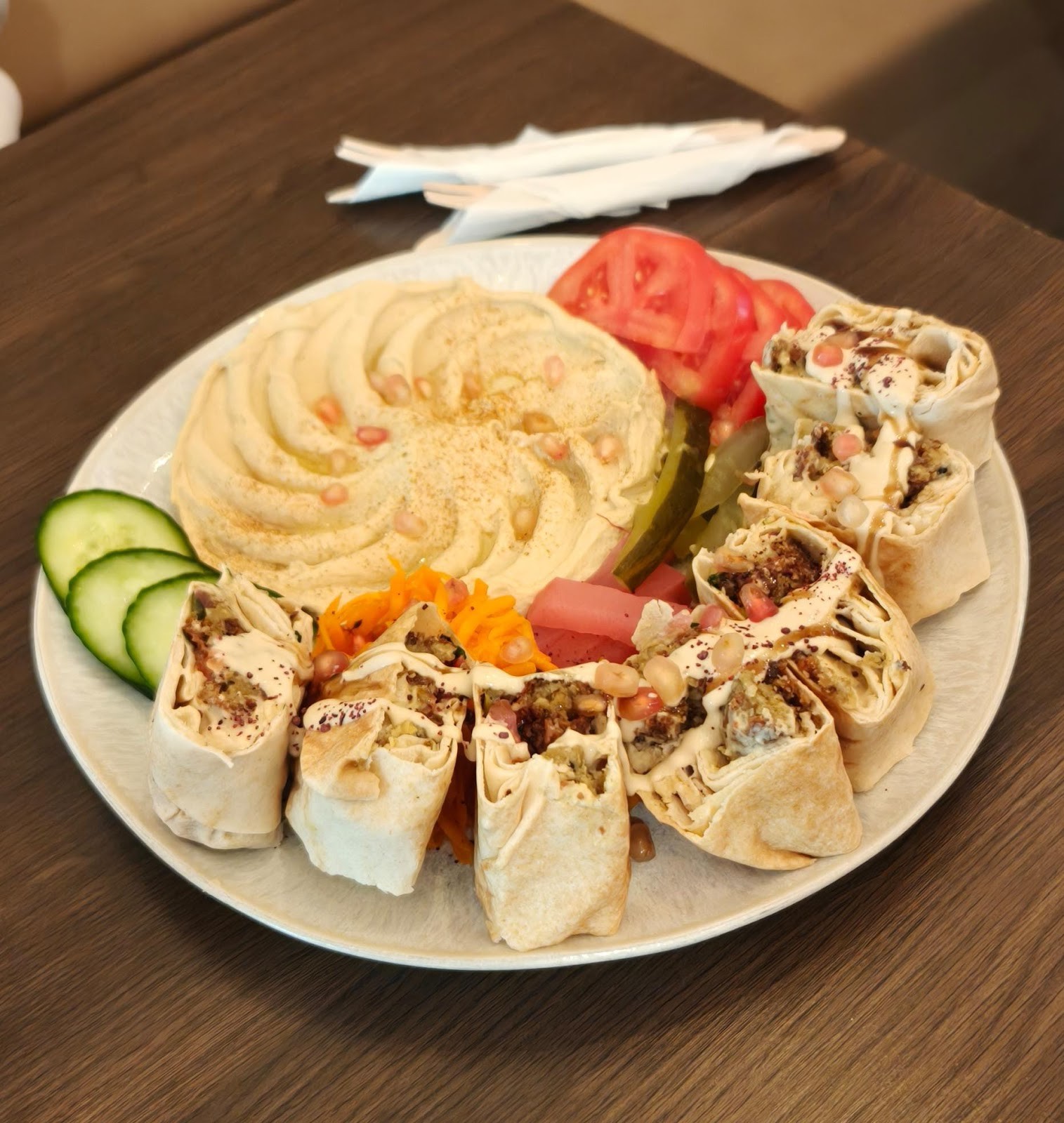 Mazaya Falafel: food & drinks