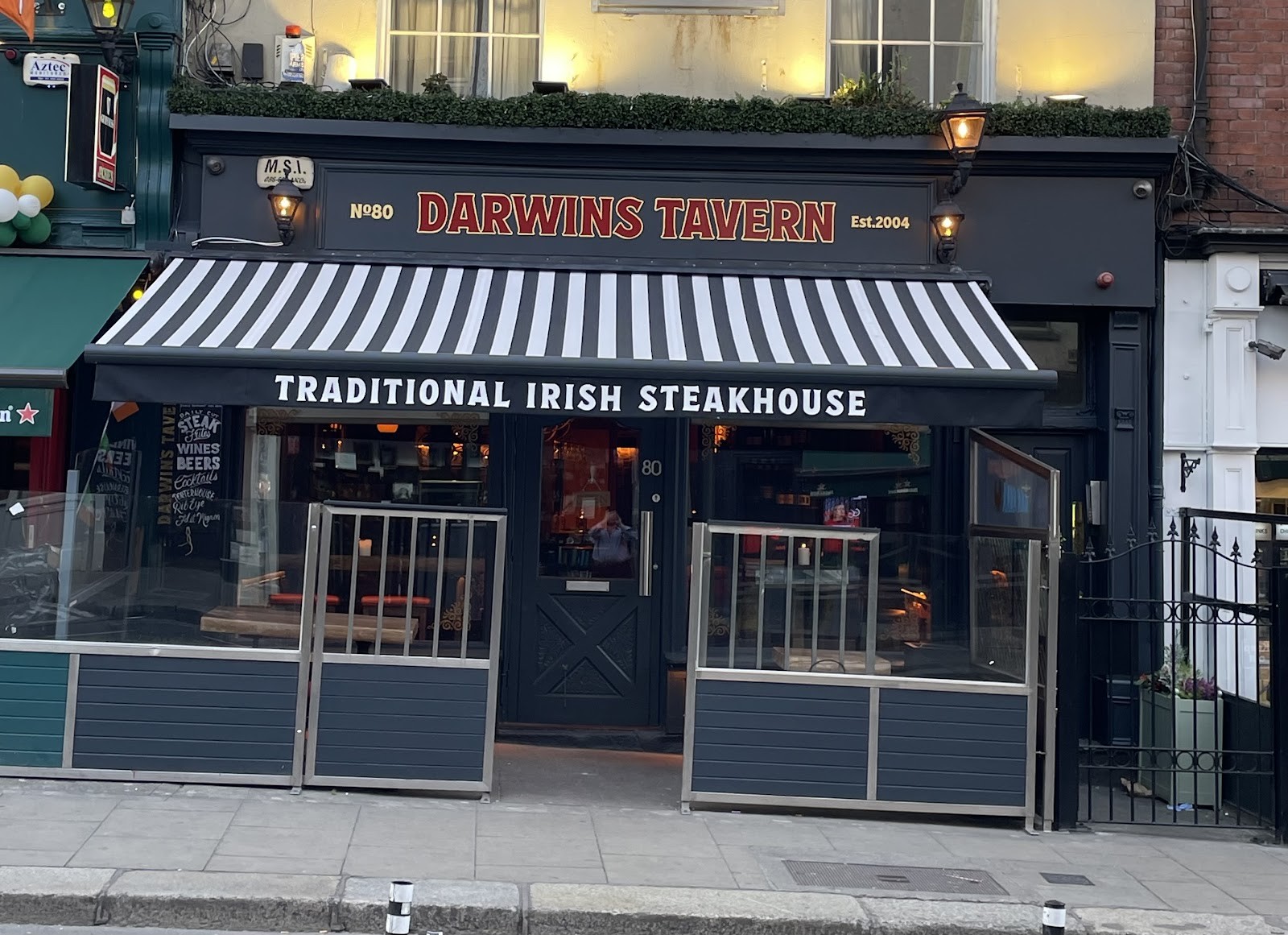 Darwins Tavern: the place