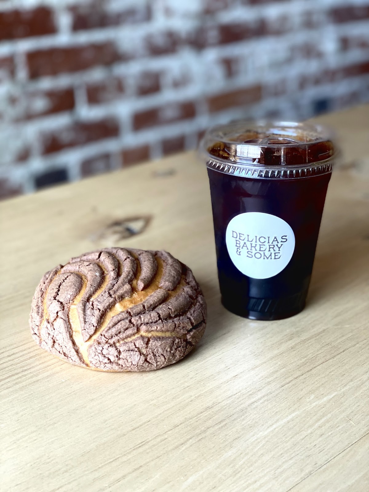 Delicias Bakery and Some: food & drinks