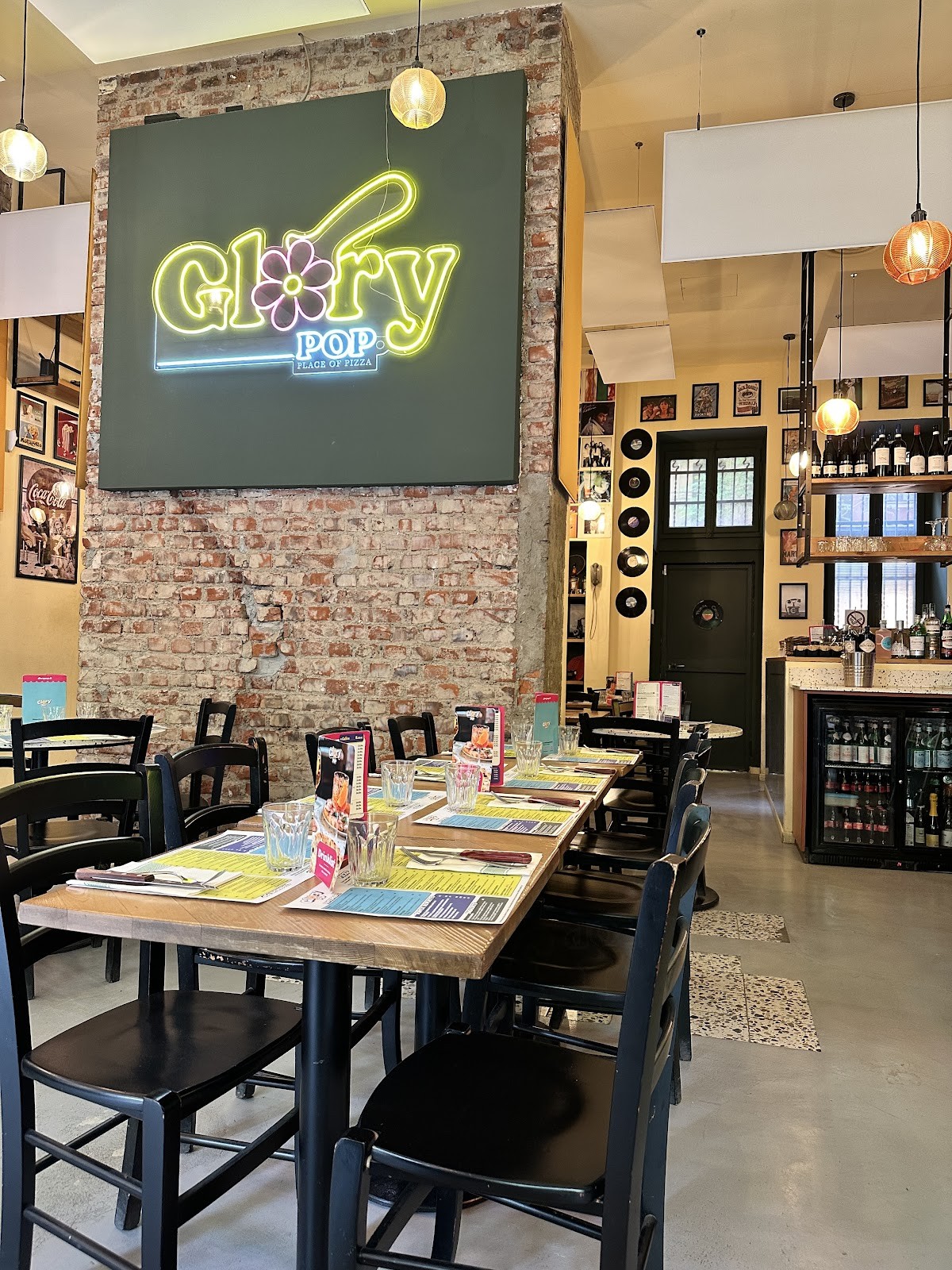 Glory POP (Via Correggio, Milano): the place