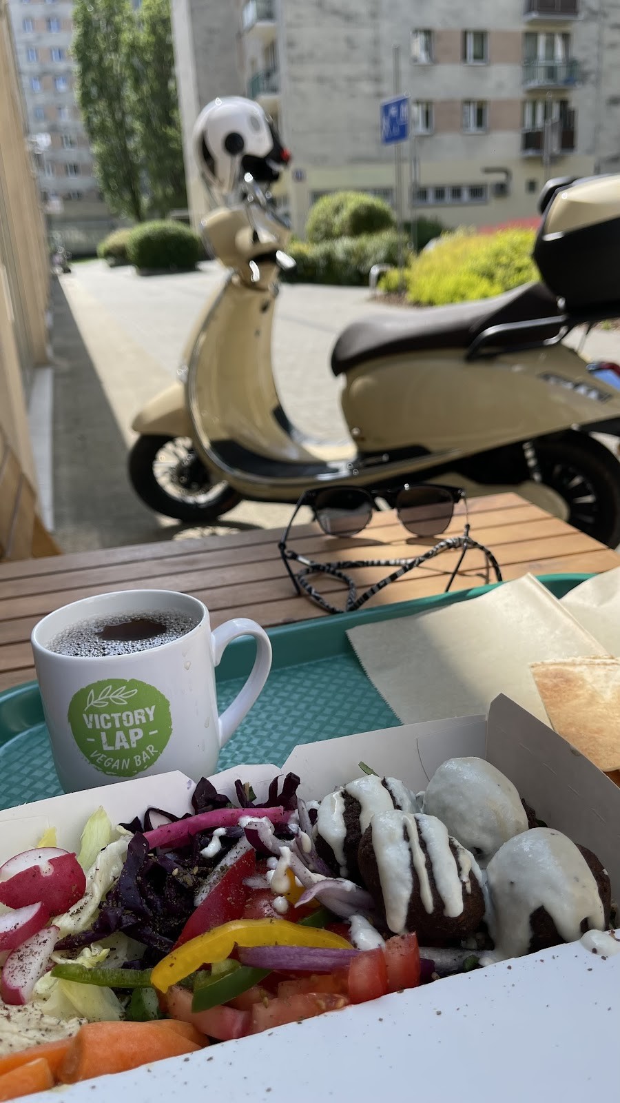 Victory Lap Vegan Bar: food & drinks