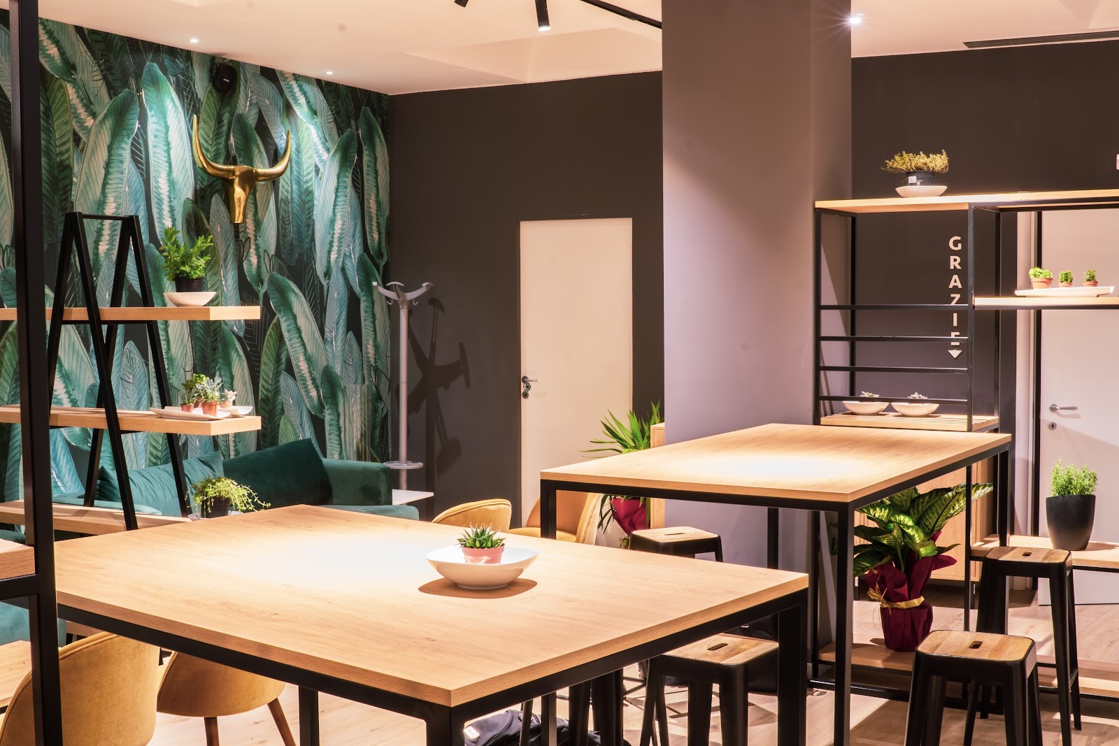 QbiQ Pokeria & BubbleTea: the place