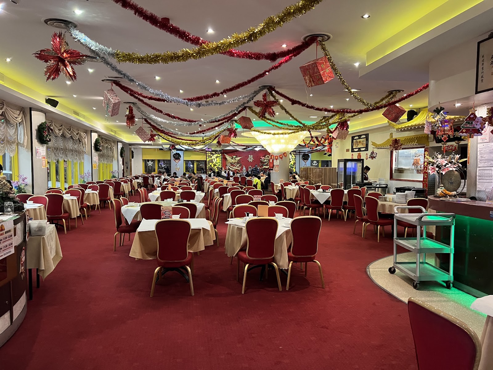 Glamorous Chinese Restaurant: the place