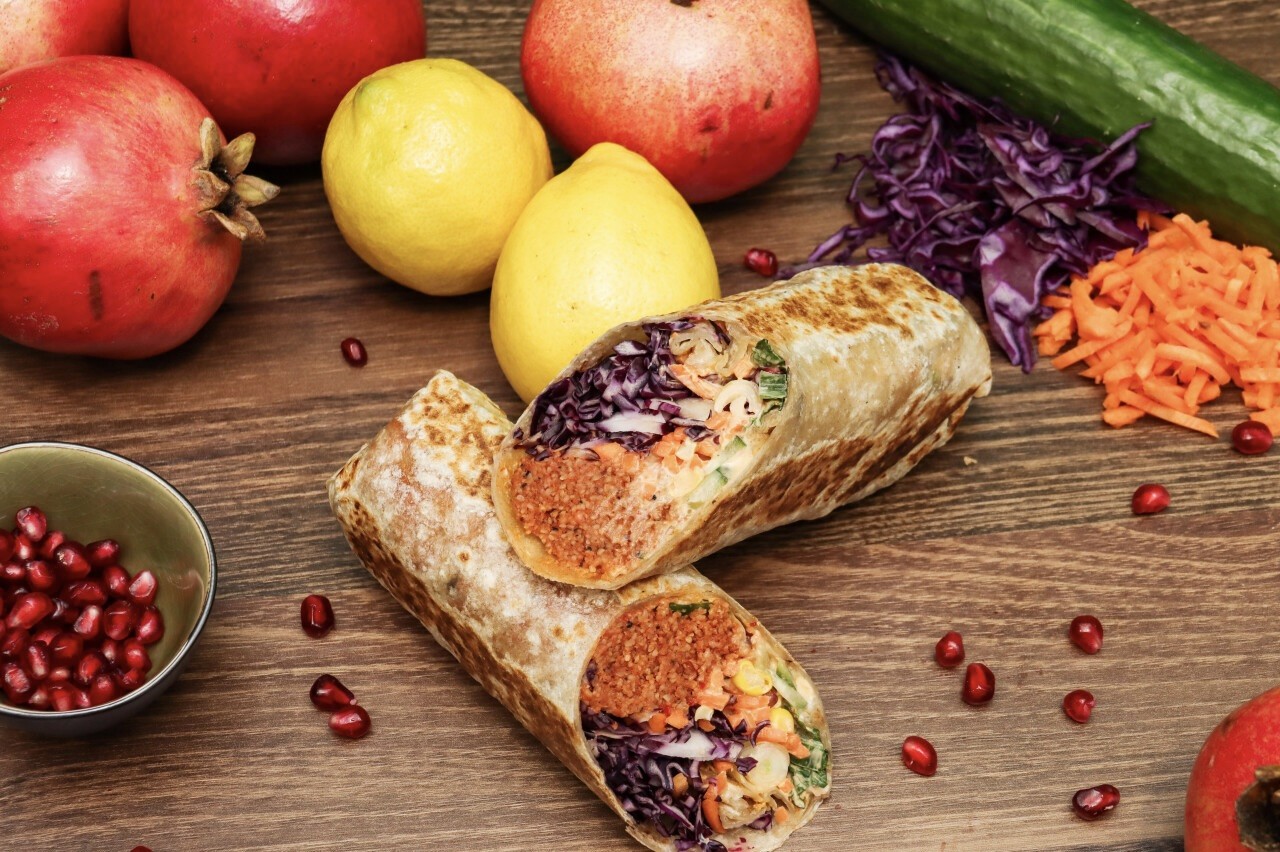 VRAPS by sour kitchen | vegan Çiğ Köfte wraps: food & drinks