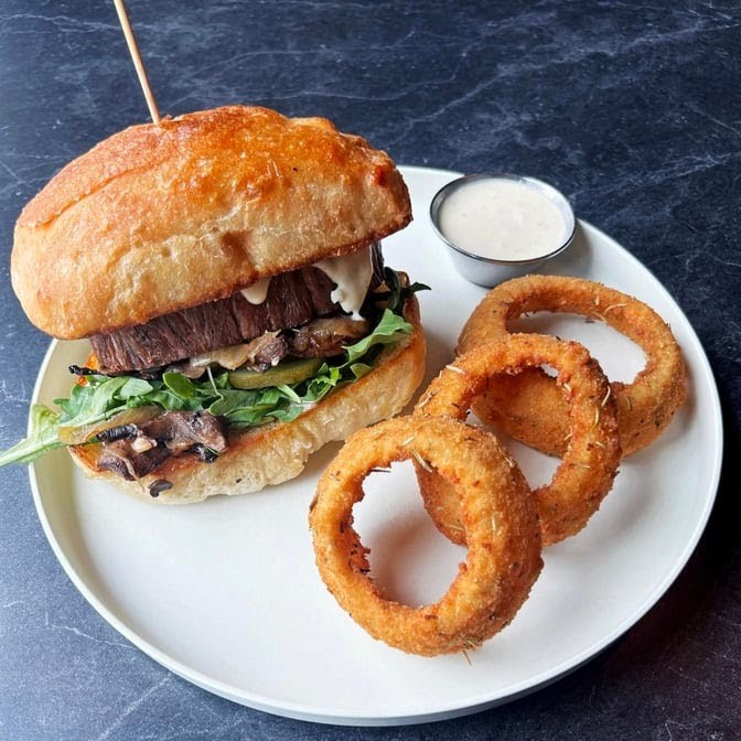 Urban Vegan Kitchen: food & drinks