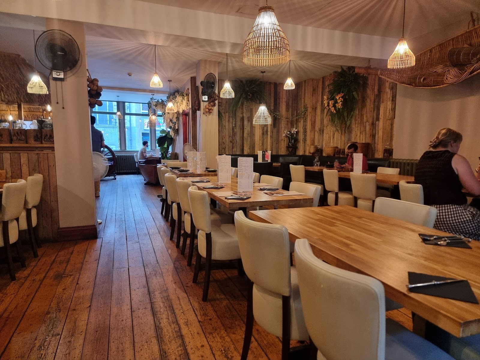 Nadon Thai - Newcastle: the place