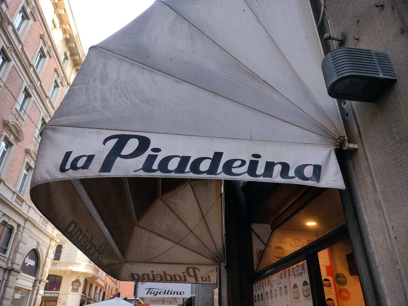 Piadineria la Piadeina: the place