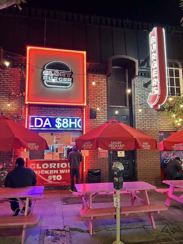 Glory Burgers: the place