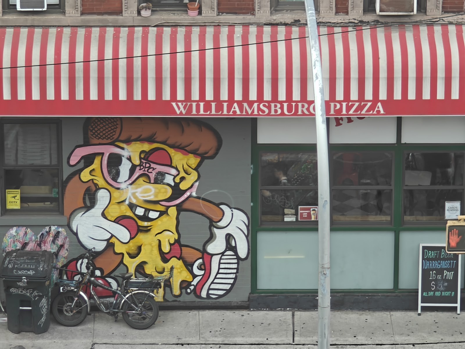 Williamsburg Pizza: the place