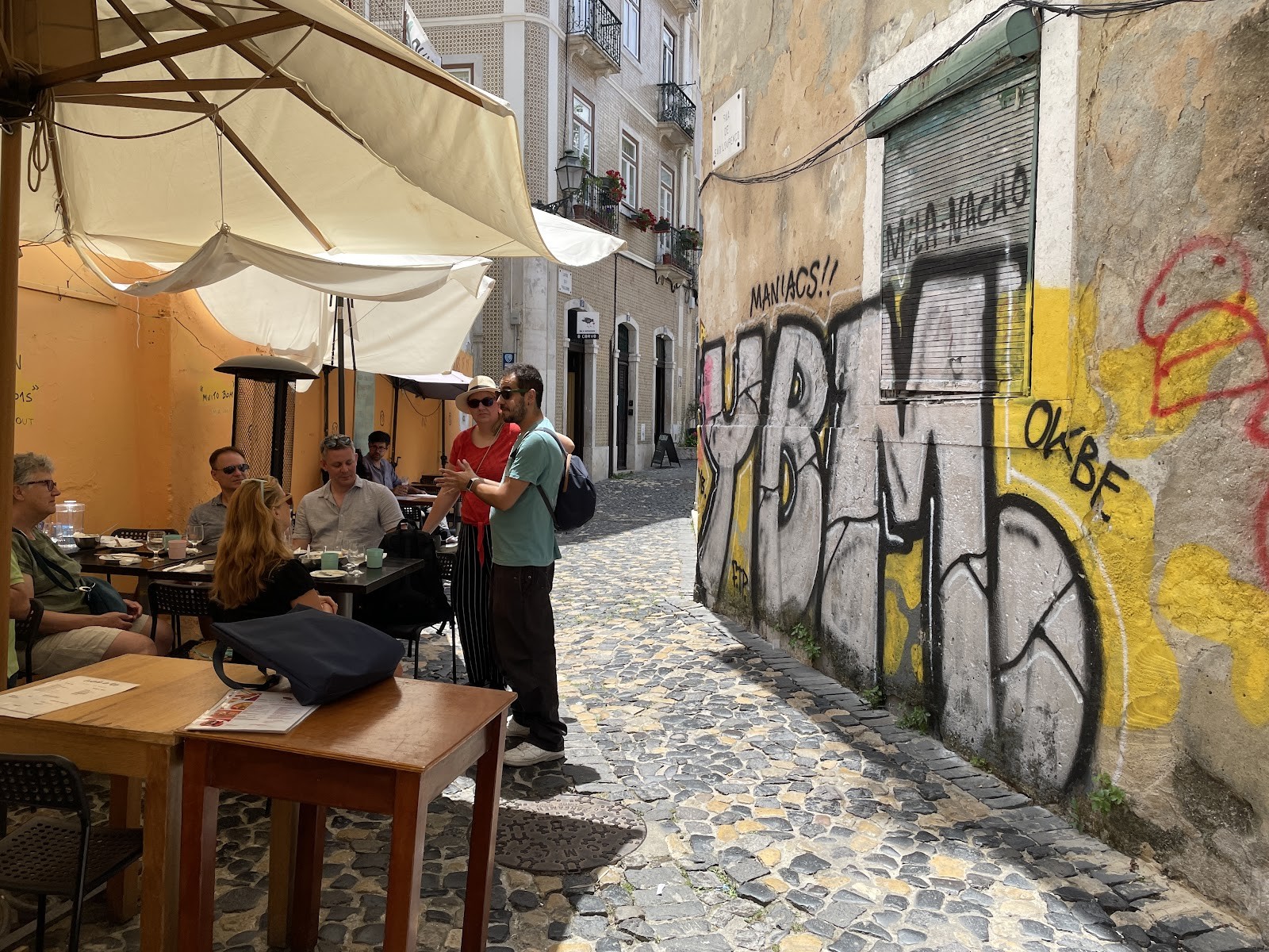 Cantinho do Aziz: the place