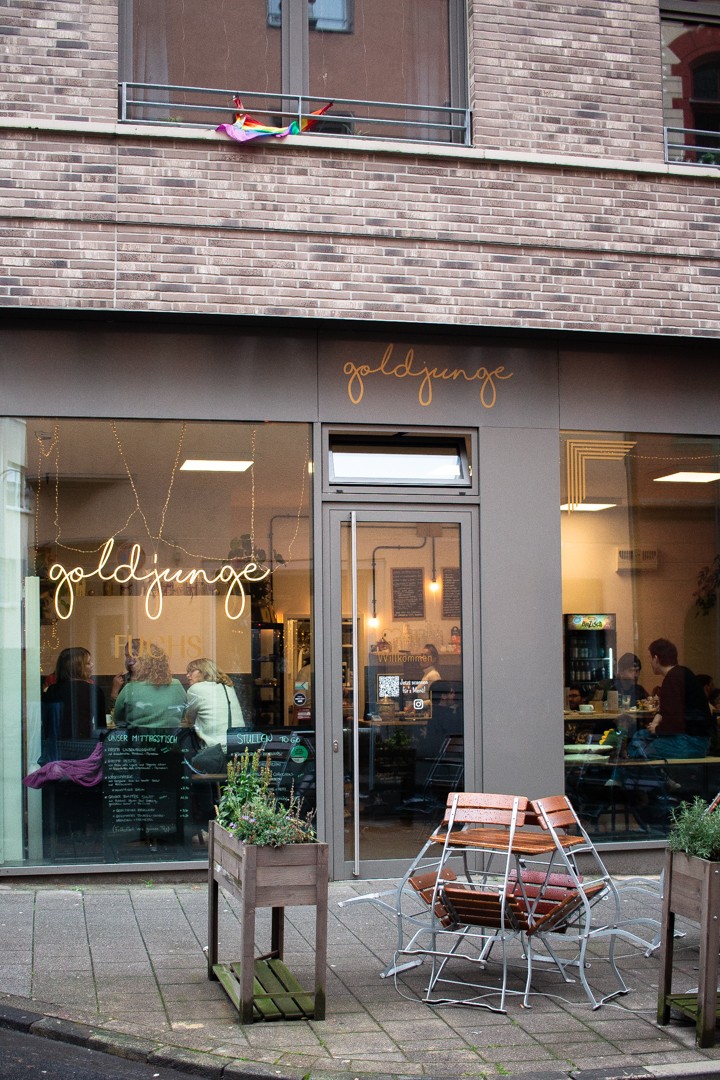 Café Goldjunge Köln Innenstadt: the place