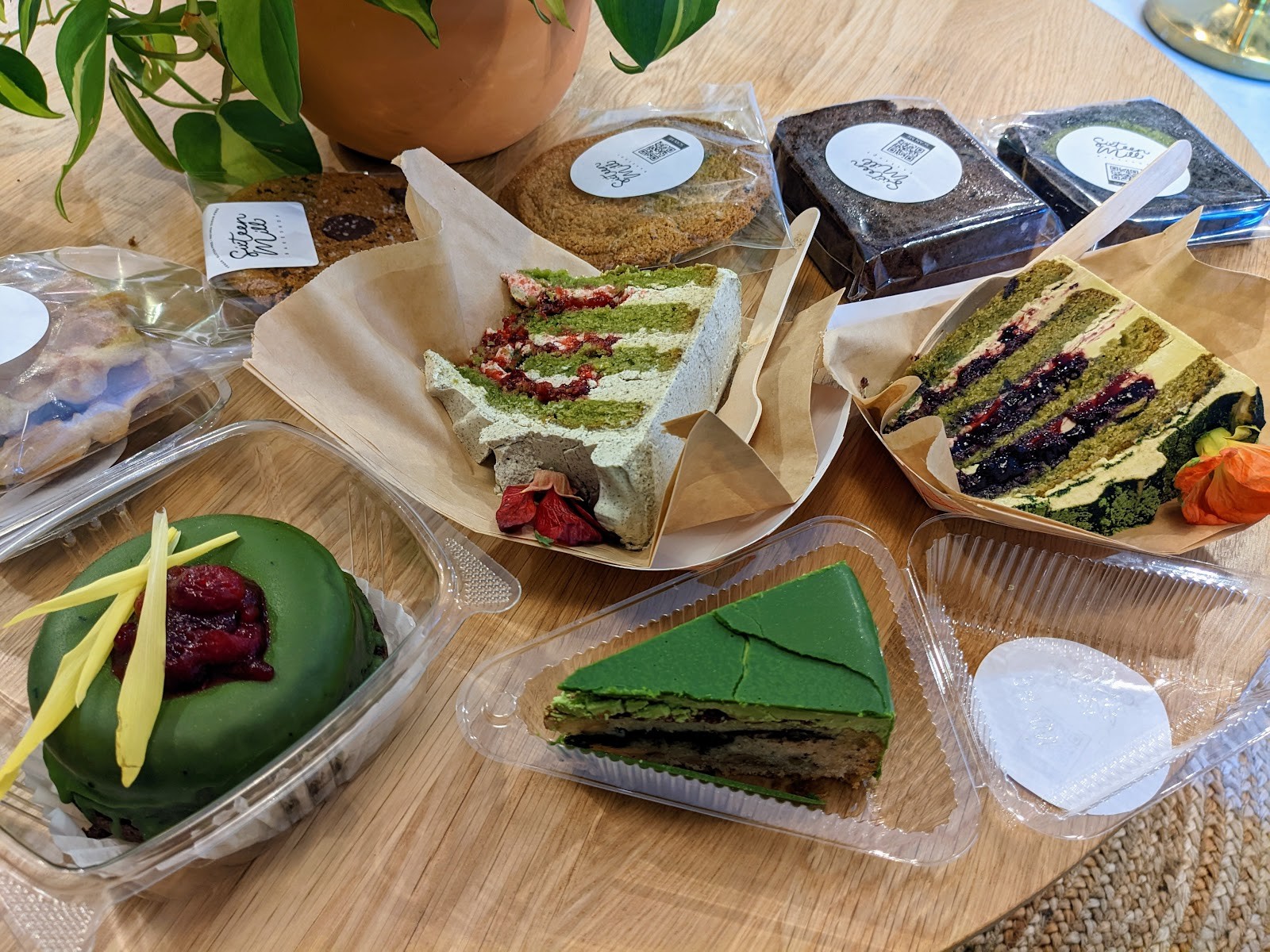 Sixteen Mill Bakeshop (window service): food & drinks