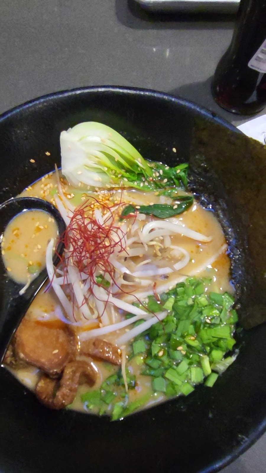 Ramen Hood: food & drinks