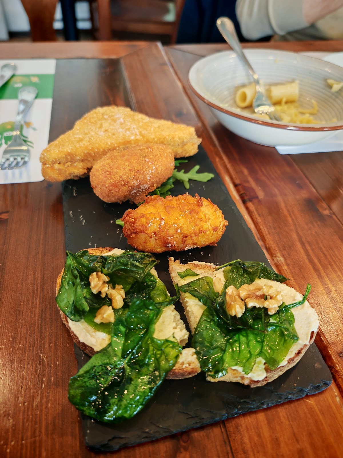 La Puntarella Pazza: food & drinks