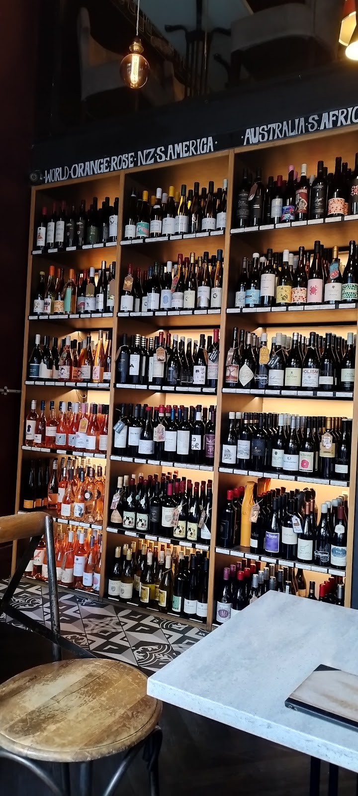 Salut Wines: the place
