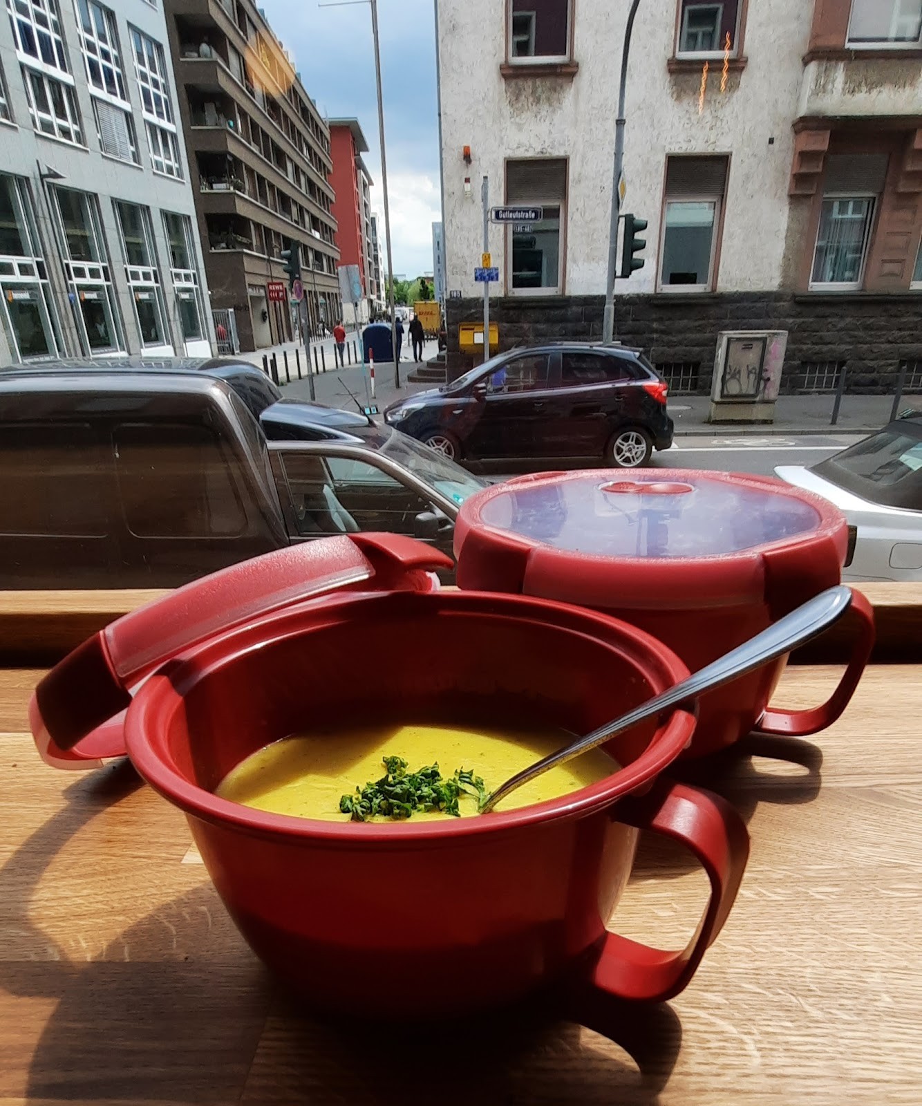 GUDRUN: food & drinks